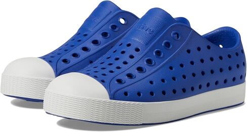 Native Shoes Kids Jefferson (طفل صغير/طفل كبير) - أحذية للأطفال - جزء علوي من مادة EVA - بطانة ونعل داخلي من مادة EVA أزرق داكن/أبيض 13 Little Kid M in Kuwait