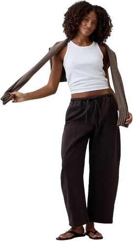 GAP Women's Pull-on Barrel Pant in Kuwait