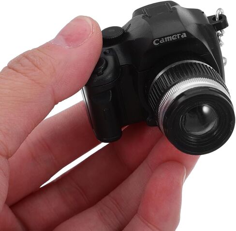 5Pcs LED Mini Camera Keychain Set, Novelty Hanging Key Rings with Button Battery, Mixed Colors Cute Photo Camera Pendant for Men Women Car Keys Accessories in Saudi Arabia