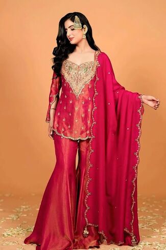 كورتا عمل نسائية مطرزة بالحرير مع مجموعة شرارة in Kuwait
