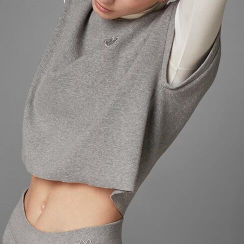 تي شيرت نسائي من adidas Originals باللون الأزرق بطبعة Waffle Crop، Core Heather in Kuwait