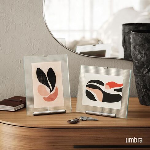 إطار صورة عائم Umbra Flute 5x7 - إطار صور زجاجي حديث مع دعامة مضلعة وحامل مدمج، شاشة عرض على سطح الطاولة للصور أو الأعمال الفنية - كروم in Kuwait