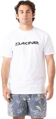 تي شيرت رجالي من القطن عالي الأداء من Dakine - مقاس عادي، منكمش مسبقًا، شعار ناعم الملمس in Kuwait