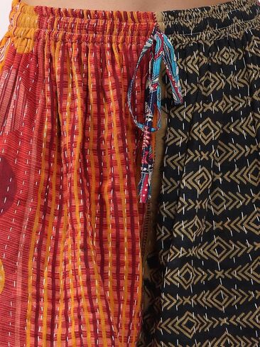 مجموعة Wevez مكونة من 3 شورتات Kantha النسائية ذات رقعة مطبوعة مع خصر مطاطي وجيوب - ألوان متنوعة in Kuwait