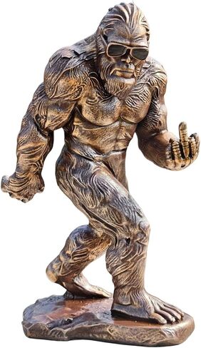 Bigfoot with Attitude Statue - 7.9 بوصة منحوتة راتنج مضحكة للإصبع الأوسط Sasquatch، ديكور مكتب رائع وهدايا هفوة للرجال، المكتب، كهف الرجل in Kuwait
