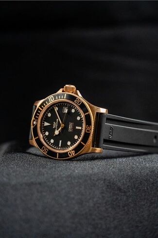 Glycine Men's Combat Sub Bronze 42mm Automatic Watch GL0322 in Saudi Arabia