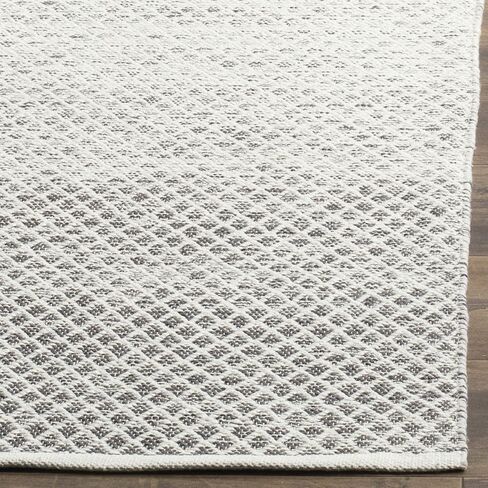 سجادة منطقة SAFAVIEH Montauk Collection - 6' x 9'، رمادي فاتح وعاجي، قطن مصنوع يدويًا، مثالية للمناطق ذات حركة المرور العالية في غرفة المعيشة وغرفة النوم (MTK601K) in Kuwait