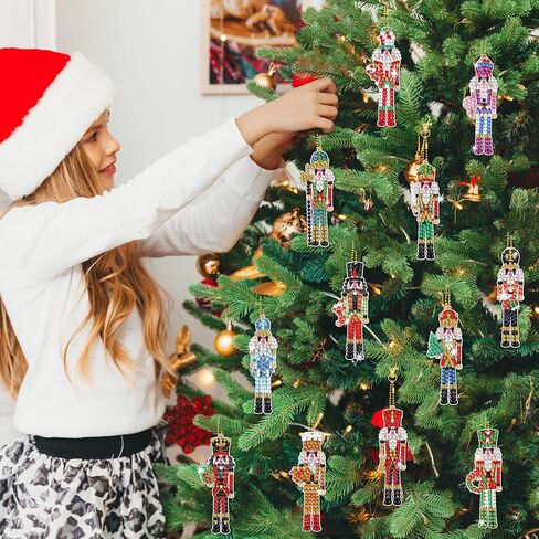 عيد الميلاد الماس اللوحة سلسلة المفاتيح عدة الشتاء ثلج الماس الفن الملحقات 5D DIY الماس اللوحة الفن زخرفة الحفر الكامل الماس حلقات المفاتيح قلادة للمبتدئين شجرة عيد الميلاد ديكورات المنزل in Kuwait