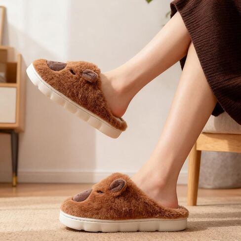 1pair Women Winter Warm Cotton Slippers Cute Capybara Slip-On Shoes Soft Non-Slip Soles Lightweight Easy Wear Closure in Kuwait