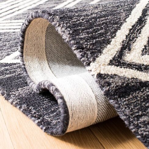 سجادة SAFAVIEH Micro-Loop Collection Runner - 2'6" x 9'، فحمي وعاجي، صوف قبلي مغربي مصنوع يدويًا، مثالي للمناطق ذات حركة المرور العالية في غرفة المعيشة وغرفة النوم (MLP156H) in Kuwait