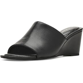 Anne Klein Charisma in Saudi Arabia