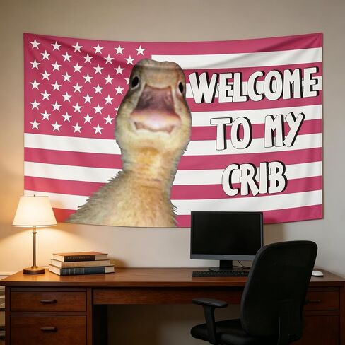 مرحبًا بك في علم My Crib Duck، نسيج بطة العلم الأمريكي الوردي، 5 × 3 أقدام | أعلام لغرفة النوم، أعلام للغرفة، ديكور حائط مضحك، ديكور غرفة النوم، مناسب للمساكن in Kuwait