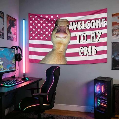 مرحبًا بك في علم My Crib Duck، نسيج بطة العلم الأمريكي الوردي، 5 × 3 أقدام | أعلام لغرفة النوم، أعلام للغرفة، ديكور حائط مضحك، ديكور غرفة النوم، مناسب للمساكن in Kuwait