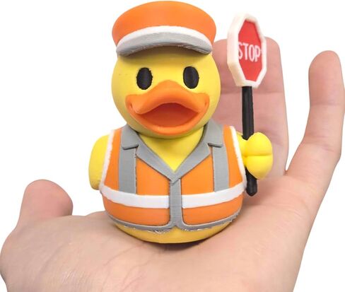 تمثال Crossing Guard Duck القابل للتجميع - ديكور مكتبي مفصل بموضوع السلامة لتقديم هدية أو عرض فريد - مطبوع ثلاثي الأبعاد في كندا in Kuwait