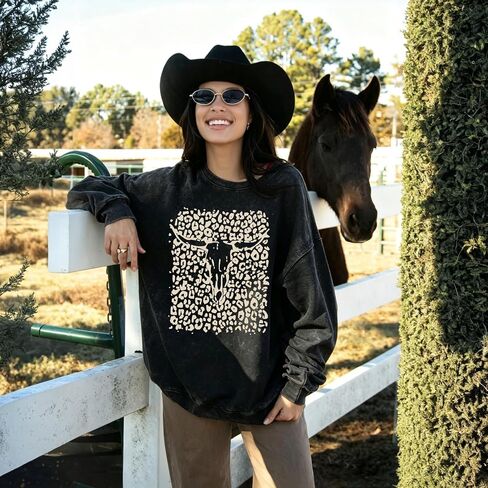 Western Cow Skull Sweatshirts For Women Oversized Graphic Sweatshirt Vintage Crewneck Sweat Shirts Cowgirl Boho Tops in Saudi Arabia