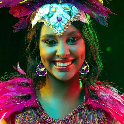 St. Patrick's Day Earrings for Women Shamrock Acrylic Dangle Earrings Green Drop Earrings Good Luck Jewelry Gift in Kuwait