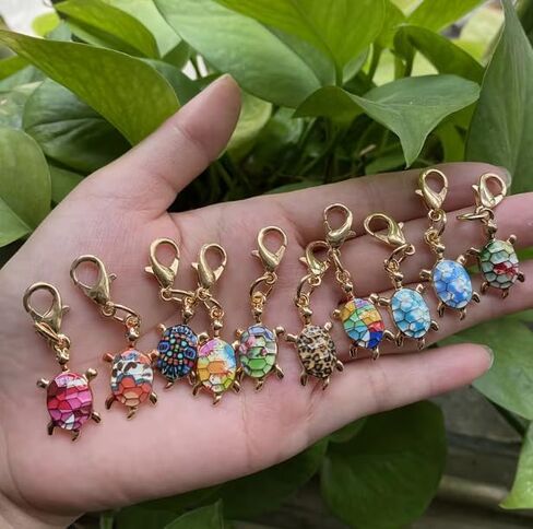 10pcs Turtle Keychain Set Cute and Stylish Multiple Styles Suitable for Decorating Backpacks Wallets Handbags in Kuwait