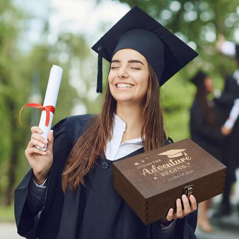صندوق تذكار التخرج لسنوات المدرسة من CroBlissful 2026 صناديق ذاكرة خشبية لخريجي الكليات في المدرسة الثانوية وصناديق تخزين وثوب وهدايا التخرج له in Kuwait