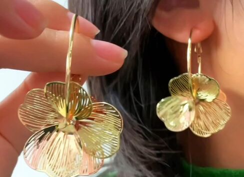 Flower Earrings for Women Metal CZ Golden Plated Flower Hoop Earring Hawaiian Petal Bohemian Earrings Summer Party Jewelry in Saudi Arabia