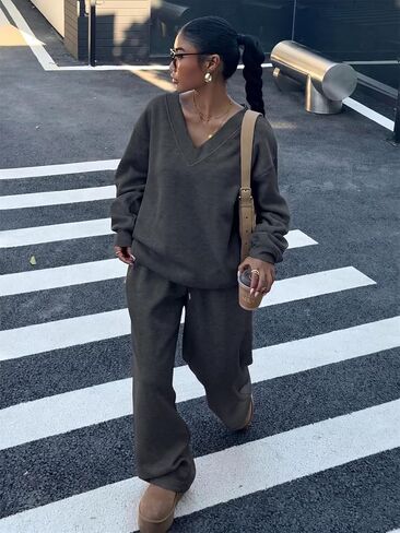 Womens 2 Piece Set Lounge Outfits - Long Sleeve Pullover Sweatsuit Wide Leg Pants with Pockets Tracksuit Jogger Loungewear in Kuwait