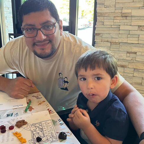 Custom Embroidered Dad Shirt – Personalized with Photo Gift for New Dad, First Father’s Day, or Birthday in Saudi Arabia