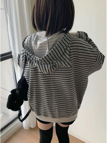 Y2K Sweet Wind Strawberry Cat Printed Striped Hoodie Women's Cute Cat Ears Hoodie Loose Top in Saudi Arabia