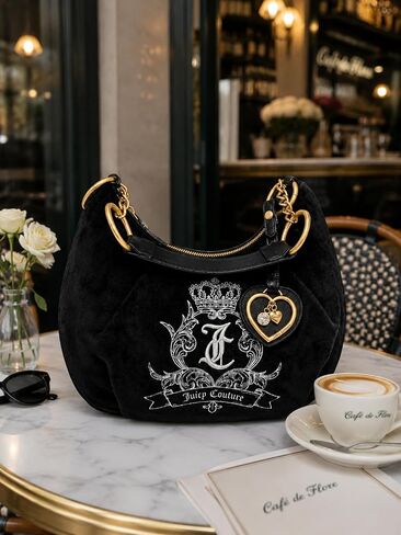 تحتاج Juicy Couture إلى المزيد من حقيبة الكتف Juicy Hobo مع سحر القلب in Kuwait