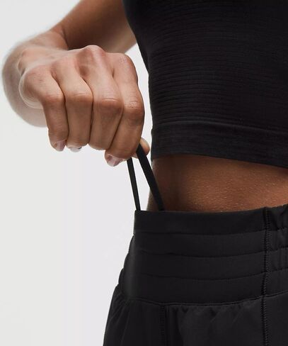 Lululemon Hotty شورت مبطن عالي الارتفاع 2.5 بوصة (أسود، نسائي، مقاس 4) in Kuwait