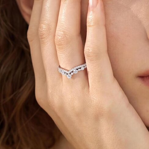 Wuziwen Moissanite Vintage Crown Eternity Ring Curved Wedding Bands for Women D Color VVS1 Clarity V-Shaped Engagement Rings for Her in Kuwait