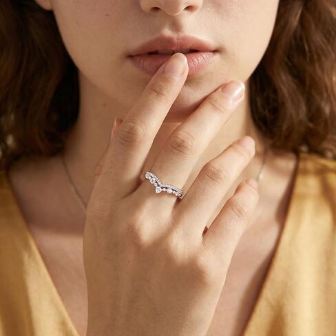 Wuziwen Moissanite Vintage Crown Eternity Ring Curved Wedding Bands for Women D Color VVS1 Clarity V-Shaped Engagement Rings for Her in Kuwait