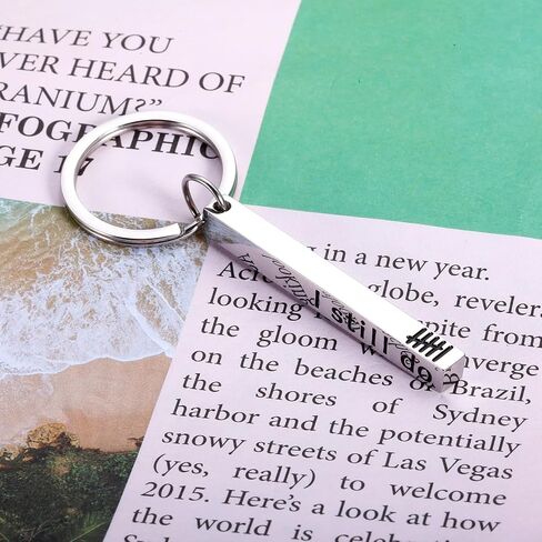 6 Year Anniversary Keychain Gift for Him Her, Iron Gifts for 6th Anniversary, Iron Anniversarys Gifts for Him Her Men Women, 6th Wedding Anniversarys Gift for Husband Wife, 1 PC Anniversario Keychain in Kuwait