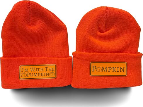 قبعة سائقي الشاحنات للأزواج - قبعات متطابقة "I'm with The Pumpkin" (عبوتان) - إكسسوار أزياء خريفي لطيف للأزواج in Kuwait
