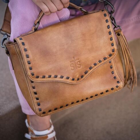 حقيبة كروس بانديرا داكوتا للنساء من STS RANCHWEAR | حقيبة كروس بوهو غربية كلاسيكية من الجلد المتين مع شرابة قابلة للإزالة in Kuwait