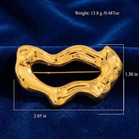 Gold Tone Statement Hollow Brooch for Women, Vintage Hammered Irregular Geometric Pin and Metallic Chest Accessory for Suits and Coats, Y2K Aesthetic Jewelry for Social Events in Saudi Arabia