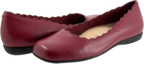Trotters Women's Ultima Loafer in Saudi Arabia
