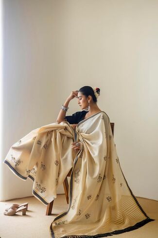 Elegant Cream Cotton Saree with Black Border and Embroidered Floral Design – Traditional Ethnic Wear for Women in Saudi Arabia