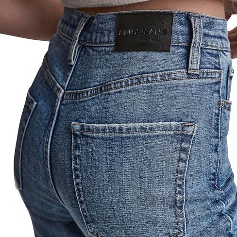 DKNY Womens High Rise Classic Straight Jean in Saudi Arabia