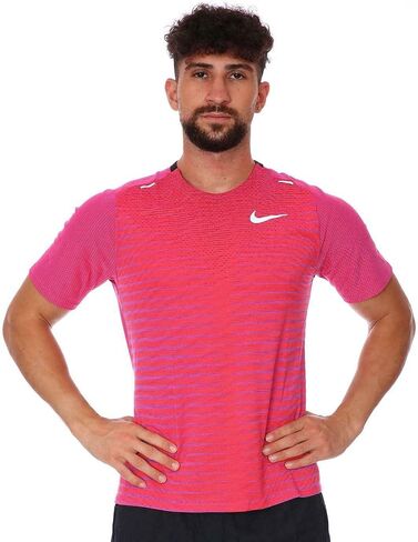 حذاء Nike الرجالي Tech Knit Future Fast، مقاس نحيف، للجري، عاكس in Kuwait