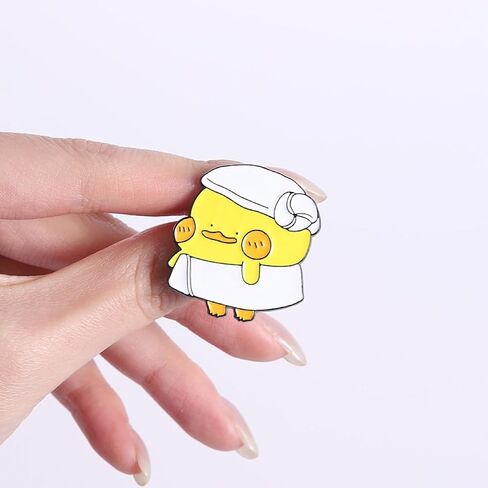 لطيف سبا يوم بطة المينا دبوس Kawaii حمام الوقت الأصفر بطة التلبيب بروش مضحك البطة شارة بدبوس لحقائب الظهر السترات فستان اكسسوارات الديكور in Kuwait