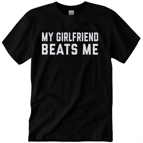 تي شيرت My Girlfriend Beats Me مضحك لعيد الحب، قمصان Boyfriend Merch للجنسين، مطبوع عليها حروف وأكمام قصيرة in Kuwait