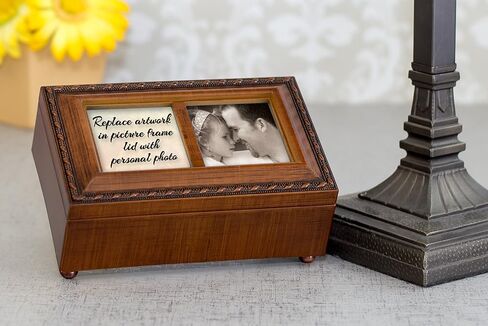 Cottage Garden Irish Heart Woodgrain Petite Music Box Plays Irish Eyes in Kuwait