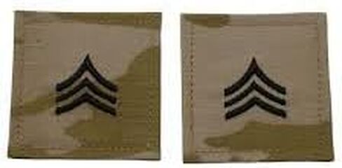 زوج! 2 رقيب (E-5) 3 ألوان من لائحة الجيش الأمريكي OCP 2x2 مع خطاف للارتداء على زي OCP لوضع الصدر المركزي. in Kuwait
