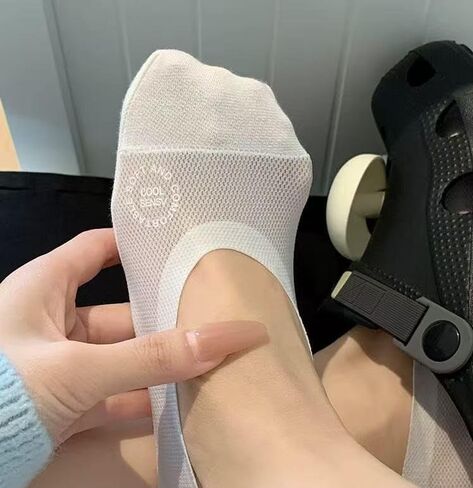 4 Pairs Women's No Show Ultra Low Cut Liner Socks - Ice Feeling, Non-Slip, Invisible, Thin, Shallow Mouth Invisible Boat Socks Breathable in Kuwait