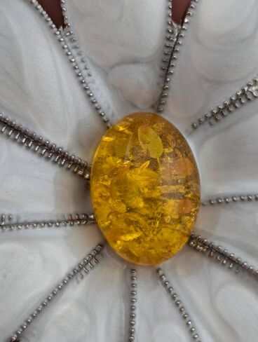 Ladybug & White Daisy Flower Brooch enamel silvertone pin w/lady bird insect, faux amber center in Kuwait
