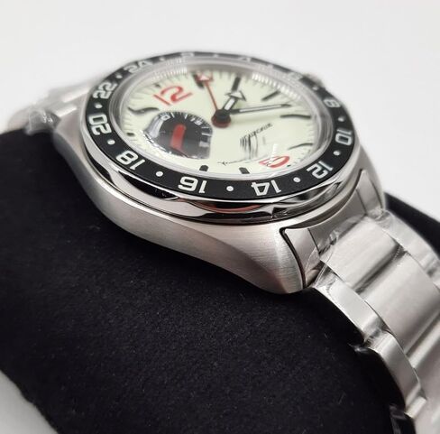 Vostok Original Mens Watch Komandirskie 03099A GMT Mechanical Self-Winding Luminous Dial and Hands Water Proof 200m in Kuwait