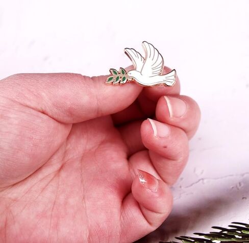 Dove Of Peace Enamel Pin Pigeons carrying olive branches Badge Brooch For Backpacks in Kuwait