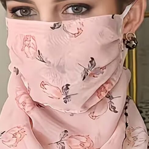 وشاح نسائي أنيق على شكل مثلث من الحرير الجليدي مطبوع عليه وردة وردية - إكسسوار مثالي مقاوم للرياح في الهواء الطلق in Kuwait