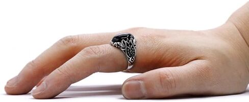 Gothic Agate Emblem Ring | Natural Agate, 925 Silver Carved Design, Timeless Noble Style in Kuwait