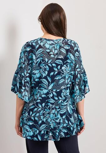 بلوزة نسائية من الشيفون مقاس كبير من Avenue in Kuwait