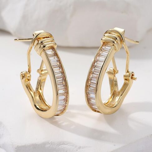 1 Pair of Fashionable Women's Hoop Earrings, Paired with Synthetic Zircon, Classic and Versatile, Elegant Jewelry Accessories for Holiday Banquets, Perfect Christmas/Valentine's Day Gifts in Kuwait